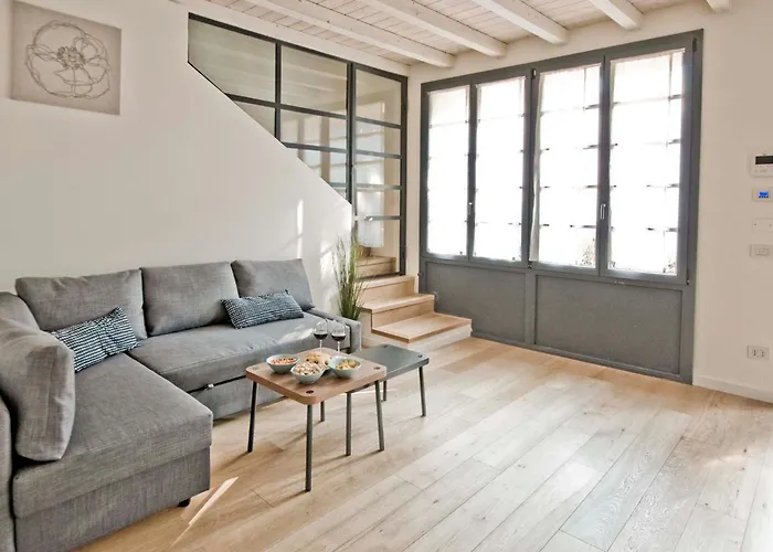 Maffucci 26 - Brand New Flat With Private Parking Spot
