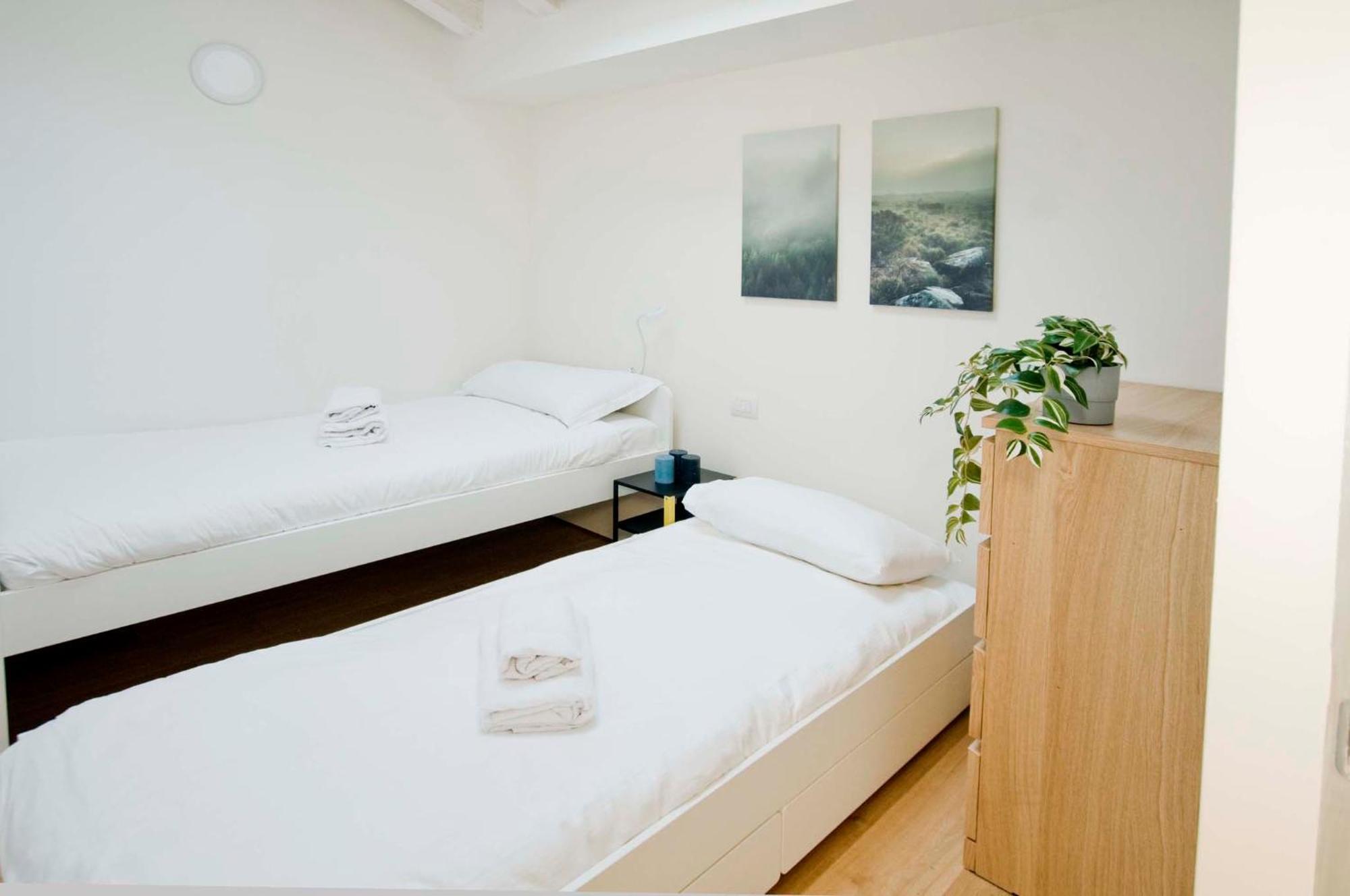 Maffucci 26 - Brand New Flat With Private Parking Spot *